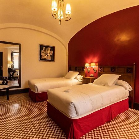 Hotel Rural Olivenza Palacio Exterior photo
